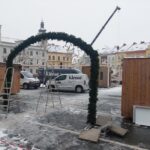 OBRAZEM: V centru Hradce už stojí oba vánoční stromy. Jak se vám líbí?