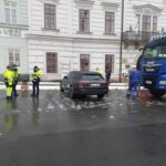 OBRAZEM: V centru Hradce už stojí oba vánoční stromy. Jak se vám líbí?