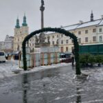 OBRAZEM: V centru Hradce už stojí oba vánoční stromy. Jak se vám líbí?