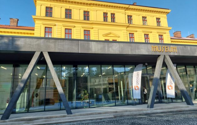 Hradecký kraj znovu hledá dodavatele expozice ve Vrbenského kasárnách