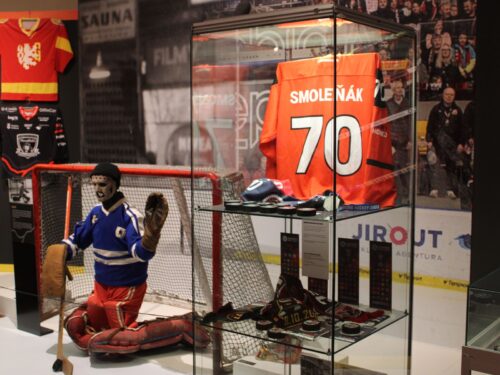 FOTO: Výstava Z rybníků do Ligy mistrů a nová kniha vzdávájí hold hradeckému hokeji