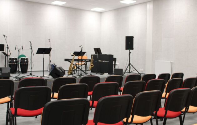 OBRAZEM: Nová zkušebna i učebny. Město otevřelo další část rekonstruované Střeziny