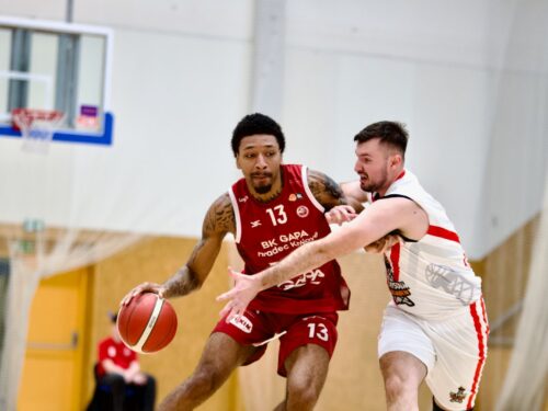 Hradečtí basketbalisté potvrdili roli favorita, v derby porazili Vysokou 88:53