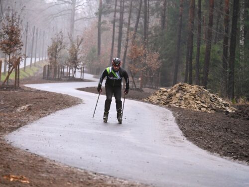 Hradec otevřel cyklostezku k lesnímu hřbitovu, za stavbu mu ale hrozí pokuta
