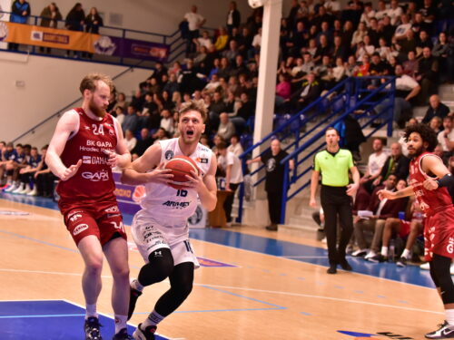 Děčín rozhodl až v závěru. Hradec bojoval, ale v koncovce tahal za kratší konec