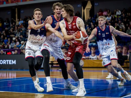 Hradečtí basketbalisté sahali v Brně po vítězství. Drama rozhodla až poslední akce