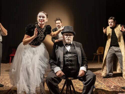 Kabaret Königgrätz. Nová autorská inscenace vypráví o Hradci – a s Hradečáky