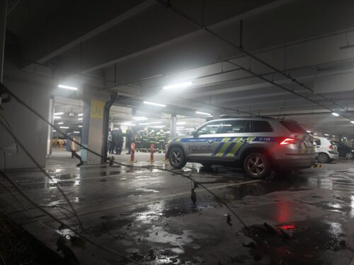 Muž obviněný z útoku ve Futuru skončil ve vazbě. Hrozí mu až 20 let vězení