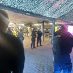 Útočník se sečnou zbraní zranil ve Futuru dva lidi, centrum je uzavřené