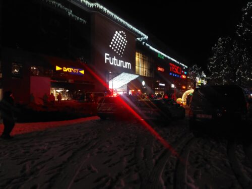 Útočník z Futura čelí podezření z pokusu o vraždu. Při konfliktu použil obušek i sekáček