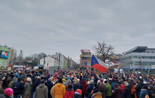 Na podporu prezidenta Pavla se v Hradci sešlo několik tisíc lidí