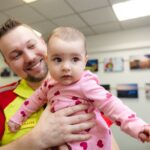 Malý zázrak z léta má pokračování. Zachráněná maminka přišla s dcerou poděkovat
