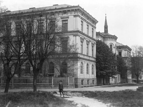 Proměny Hradce Králové: Vyšší reálná škola, tak zvaná „Reálka“ v Hradci Králové