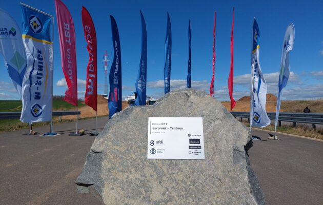 FOTO: Po dálnici do Polska už za tři roky. ŘSD zahájilo stavbu dalšího úseku D11