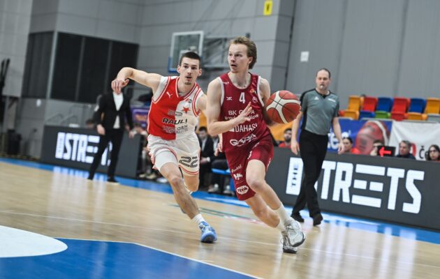 Skvělá střelba rozhodla. Hradečtí basketbalisté přestříleli Slavii 97:89