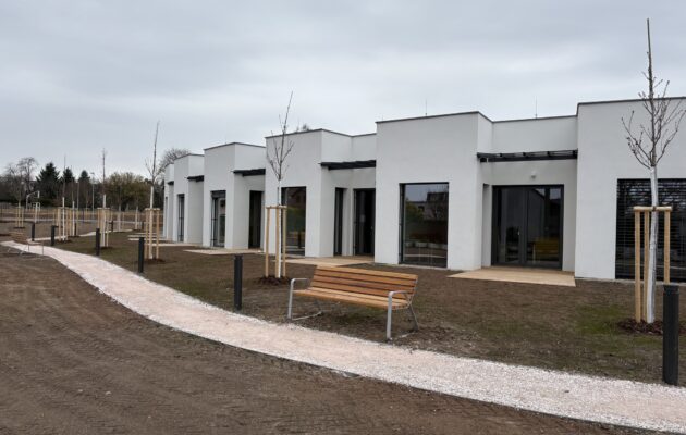 Světlo, klid a soukromí. Nový hospic pro Hradecko ukazuje své interiéry