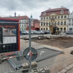 Archeologický průzkum, pak pobytová zóna. Na Velkém náměstí ubývá parkovacích míst