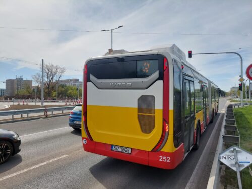 Na přebudovanou křižovatku Mileta se po dvou letech vrátila MHD