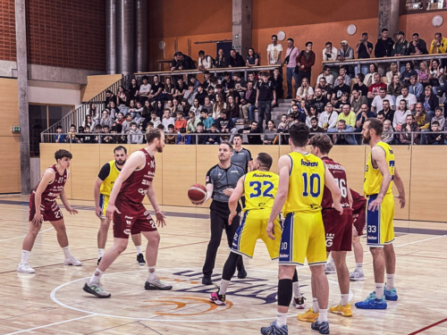 Záchrana v NBL je blízko. Hradec vstoupil do baráže jasnou výhrou 81:56