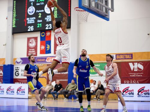 FOTO: Hradec bude hrát NBL i v příští sezóně. Zlín porazil jasně 94:62