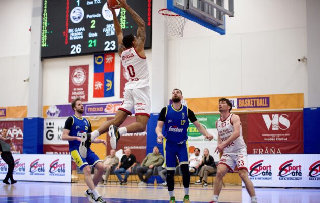 FOTO: Hradec bude hrát NBL i v příští sezóně. Zlín porazil jasně 94:62