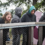 V Krkonoších otevřela Medvědí stezka, nabízí pohled do medvědího výběhu