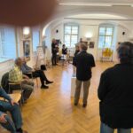 Na Hradě vypukl výtvarný salon, hostem je malíř a hudebník Martin Němec