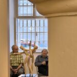 Na Hradě vypukl výtvarný salon, hostem je malíř a hudebník Martin Němec
