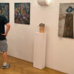 Na Hradě vypukl výtvarný salon, hostem je malíř a hudebník Martin Němec