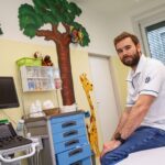 Medicína je týmová práce, říká dětský chirurg z FN HK Tomáš Merkl