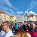 OBRAZEM: Ruce pryč od médií. Stovky lidí prošly Hradcem na podporu ČT a rozhlasu