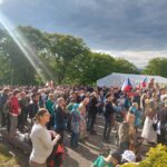 OBRAZEM: Ruce pryč od médií. Stovky lidí prošly Hradcem na podporu ČT a rozhlasu