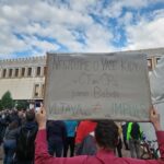 OBRAZEM: Ruce pryč od médií. Stovky lidí prošly Hradcem na podporu ČT a rozhlasu