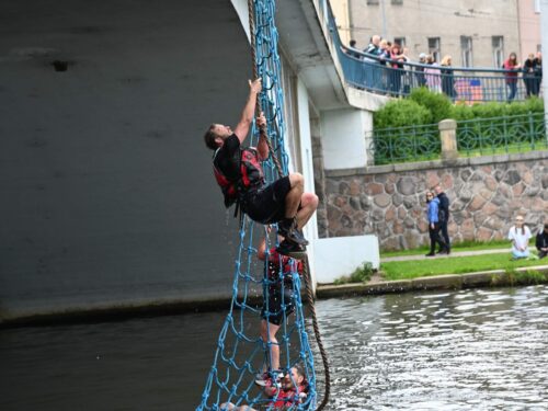 Kam o víkendu v Hradci? Centrum oživí branný závod, Votroci vyzvou mistra