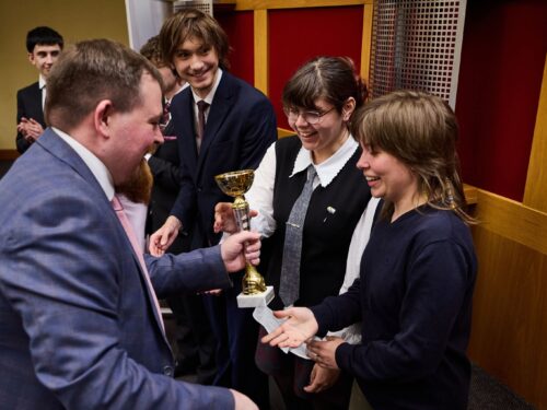 Mistři republiky. Studenti z Biskupského gymnázia ovládli Debatní ligu