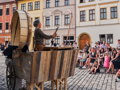 Prázdniny začnou ve velkém. Hradec o víkendu zaplní festivaly i rodinné akce