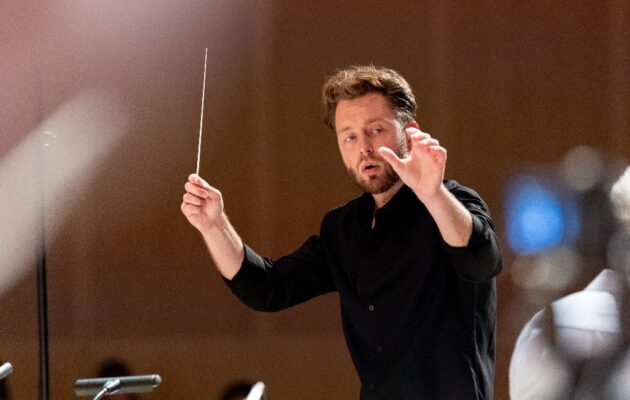 Hudbu jsem vždycky vnímal komplexně, říká nový šéfdirigent filharmonie