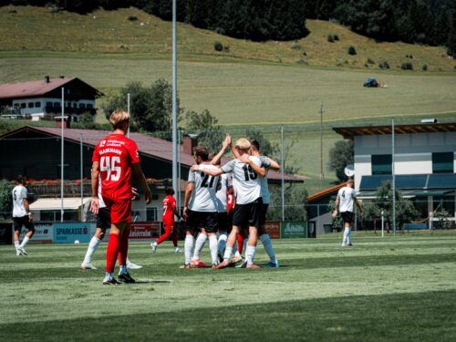 Tři góly za půl hodiny. Votroci na úvod soustředění přehráli Nordsjaelland