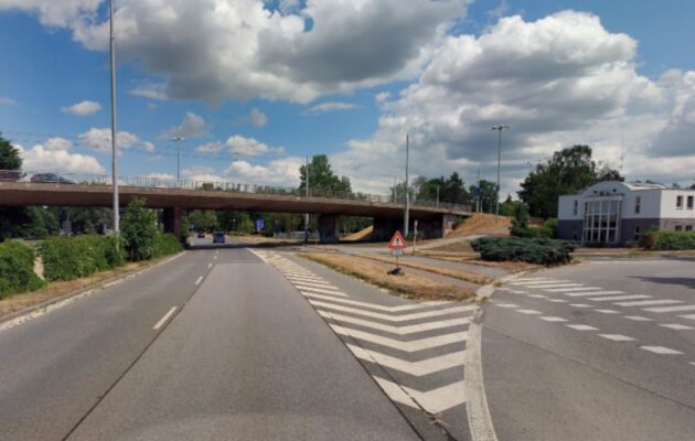 Řidiči, pozor. V pondělí začnou opravy Gočárova okruhu i Malšovického mostu