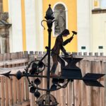 Památka, nebo vodní prvek? Spor o studnu na Velkém náměstí otevřela i nerezová vana