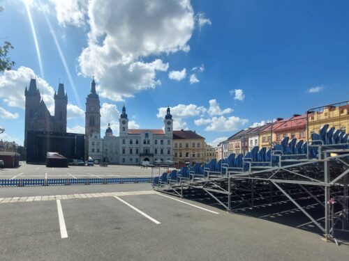 Koncerty, vojsko i změny v dopravě. Hradec se chystá na dva dny vzpomínkových akcí