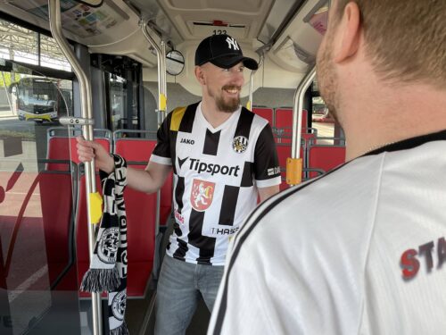 Na fotbal už jen s jízdenkou. Fanoušci Hradce přijdou o bezplatnou MHD