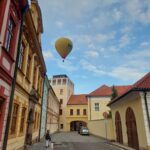 OBRAZEM: Těsně nad Bílou věží. Balóny nabídly jedinečné pohledy na centrum Hradce