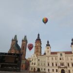 OBRAZEM: Těsně nad Bílou věží. Balóny nabídly jedinečné pohledy na centrum Hradce
